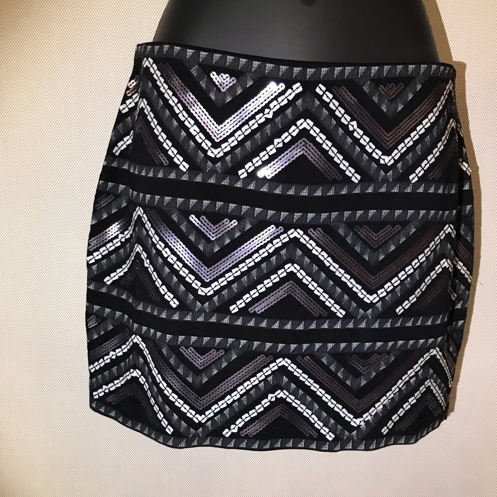Sequence mini skirt